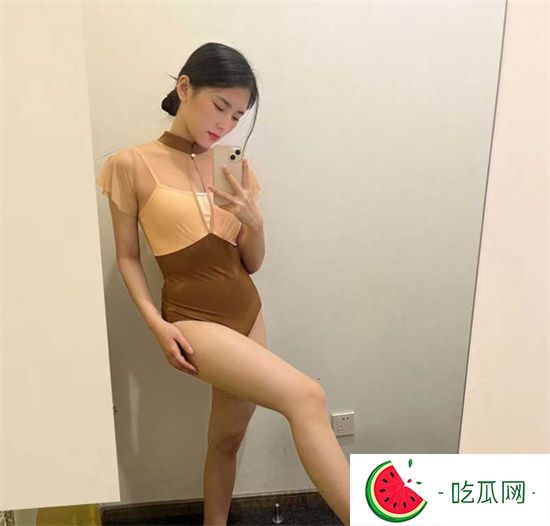 黑料吃瓜网站在线：名牌艺校露骨丑闻曝光！上海某学院女神私生活